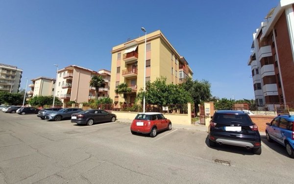 appartamento in vendita a Cagliari in zona Genneruxi
