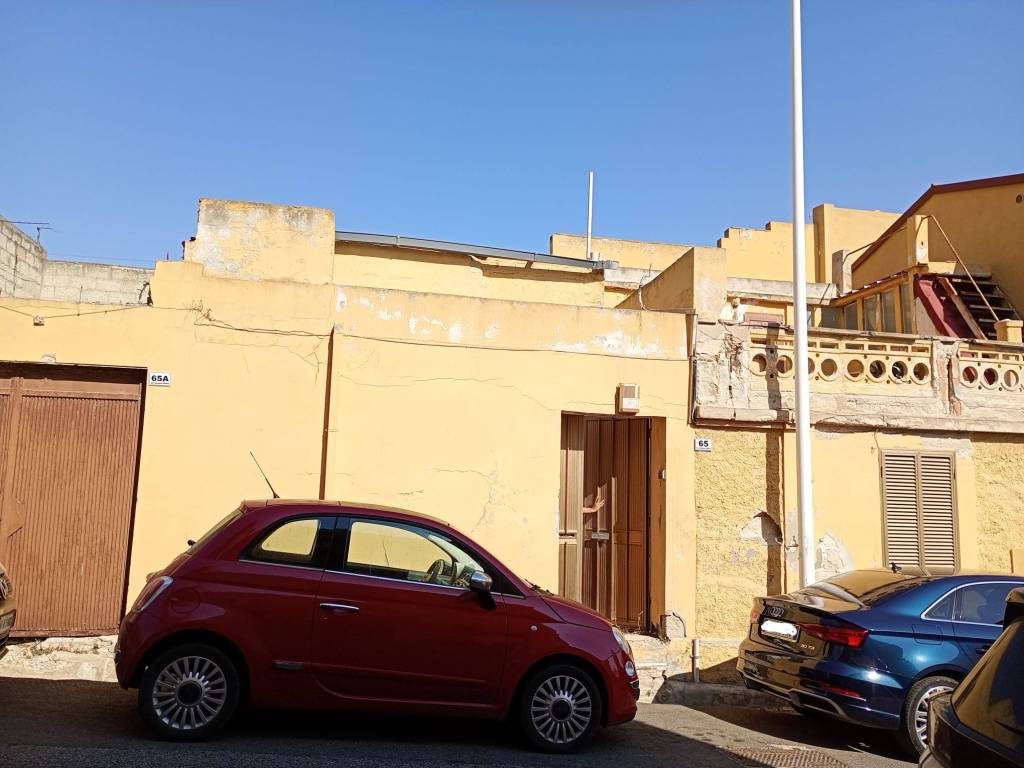 casa indipendente in vendita a Cagliari in zona Pirri