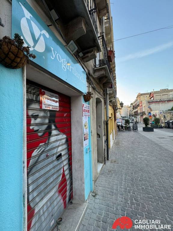 negozio in vendita a Cagliari in zona Stampace/Punici