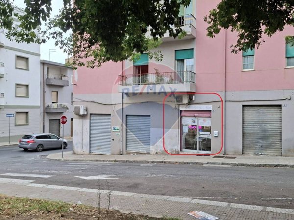negozio in vendita a Cagliari in zona Is Mirrionis/San Michele