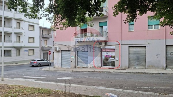locale commerciale in vendita a Cagliari
