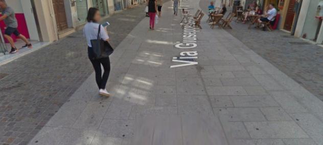 pentavano in vendita a Cagliari in zona Villanova