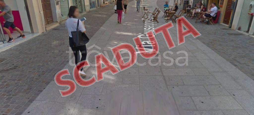 negozio in vendita a Cagliari in zona Villanova