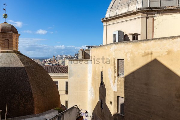 appartamento in vendita a Cagliari in zona Marina