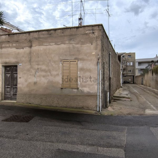 appartamento in vendita a Cagliari in zona Pirri