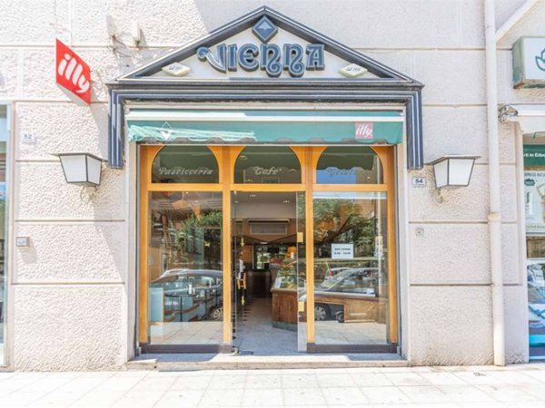 negozio in vendita a Cagliari in zona San Benedetto