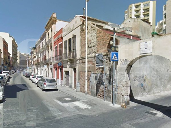 ufficio in vendita a Cagliari in zona Villanova