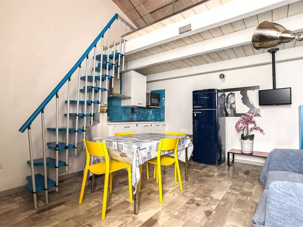 appartamento in vendita a Cagliari in zona Bonaria