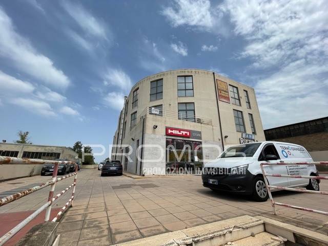 ufficio in vendita a Cagliari