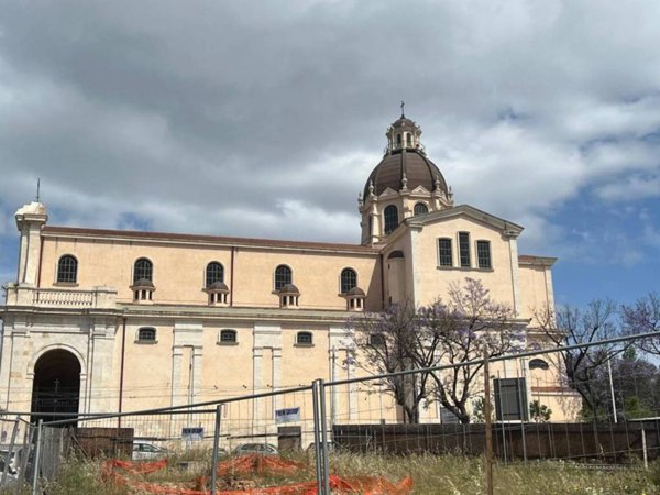 appartamento in vendita a Cagliari in zona Bonaria
