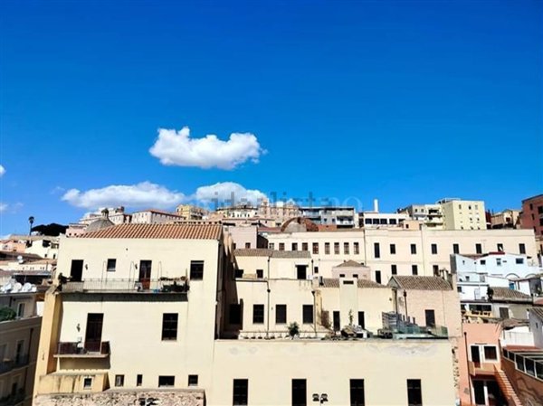 appartamento in vendita a Cagliari in zona Marina
