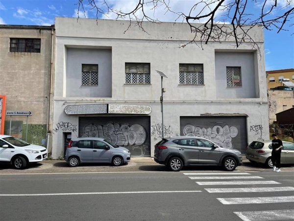 negozio in vendita a Cagliari in zona Sant'Avendrace