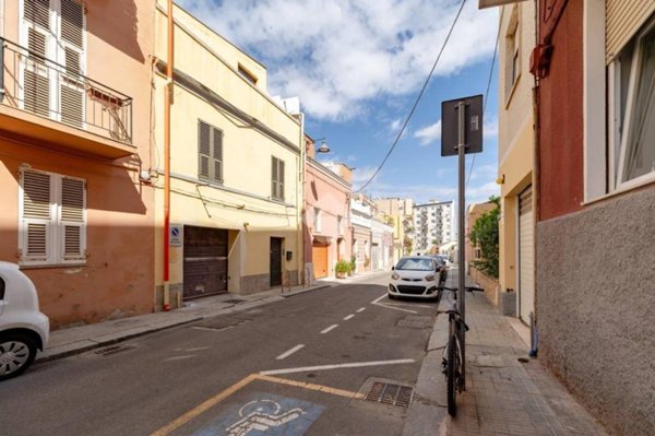 appartamento in vendita a Cagliari in zona Villanova