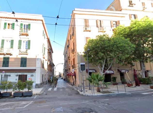 negozio in vendita a Cagliari in zona Marina