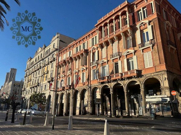 appartamento in vendita a Cagliari in zona Marina