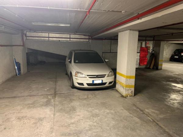 negozio in vendita a Cagliari in zona Marina