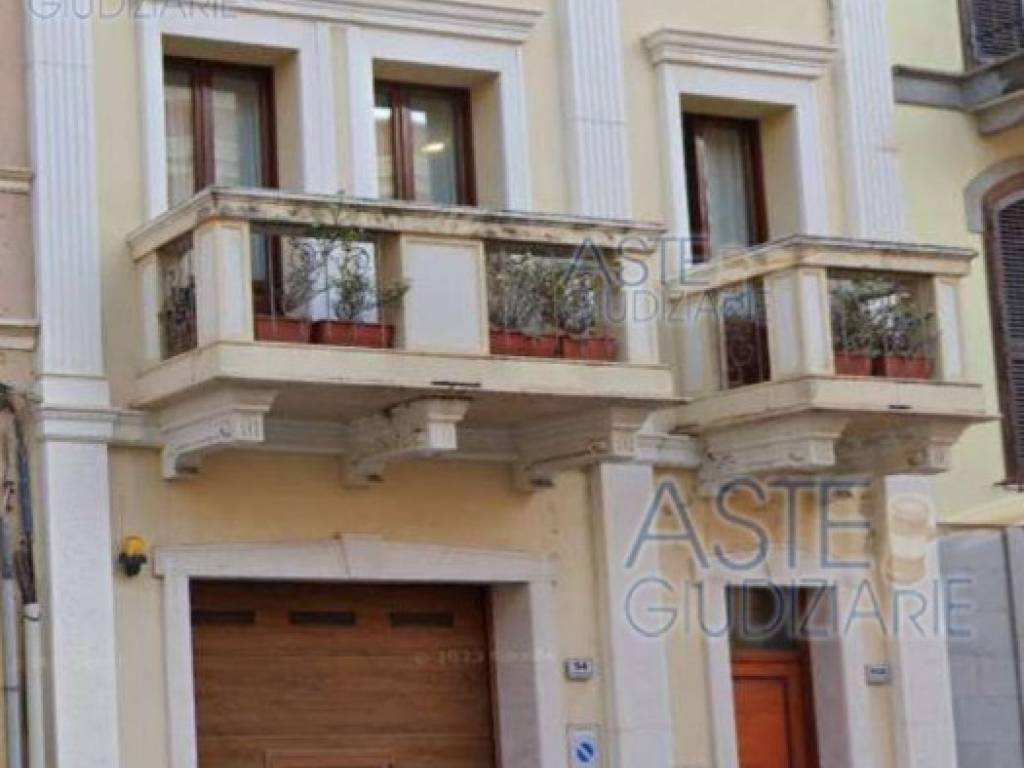 appartamento in vendita a Cagliari in zona Villanova