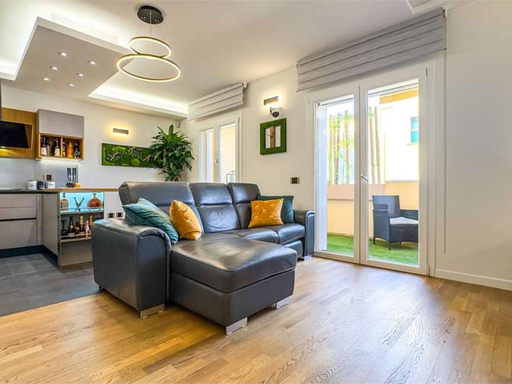 appartamento in vendita a Cagliari in zona Pirri