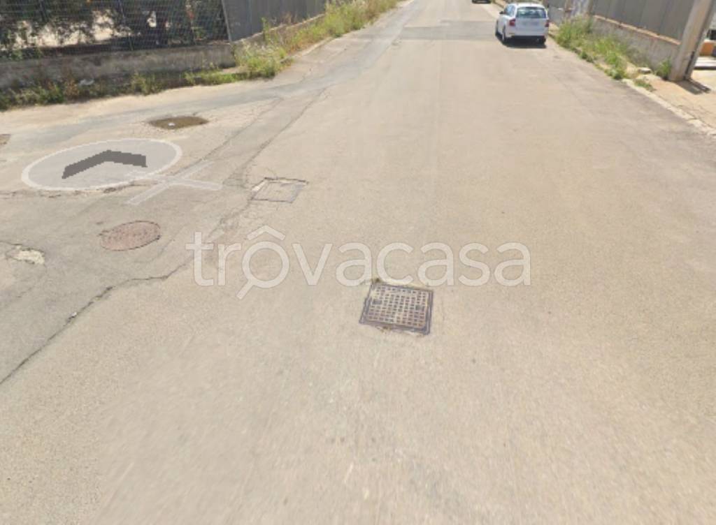 negozio in vendita a Cagliari in zona Pirri