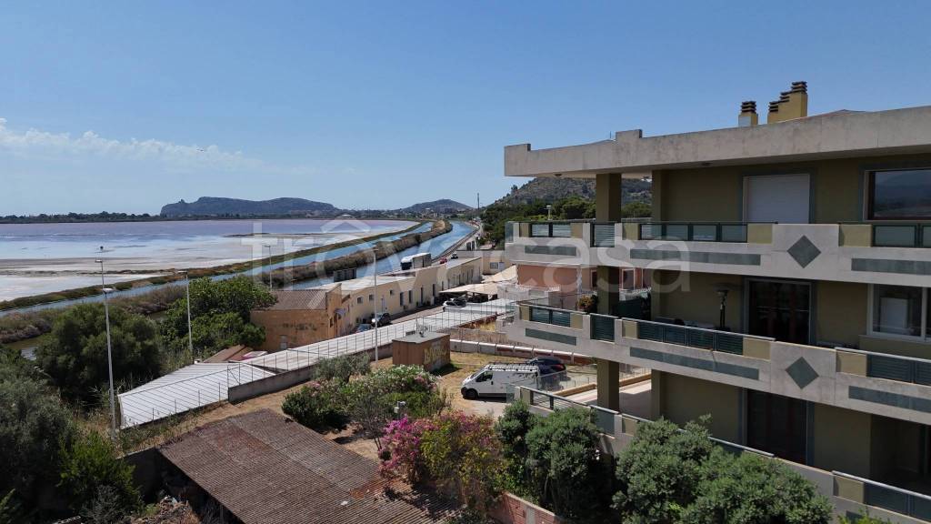 appartamento in vendita a Cagliari in zona Genneruxi