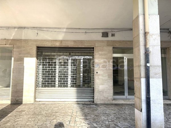 negozio in vendita a Cagliari in zona Sant'Avendrace