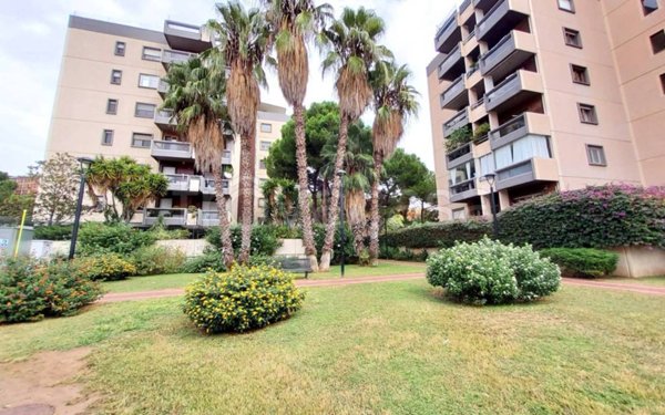 appartamento in vendita a Cagliari in zona Bonaria