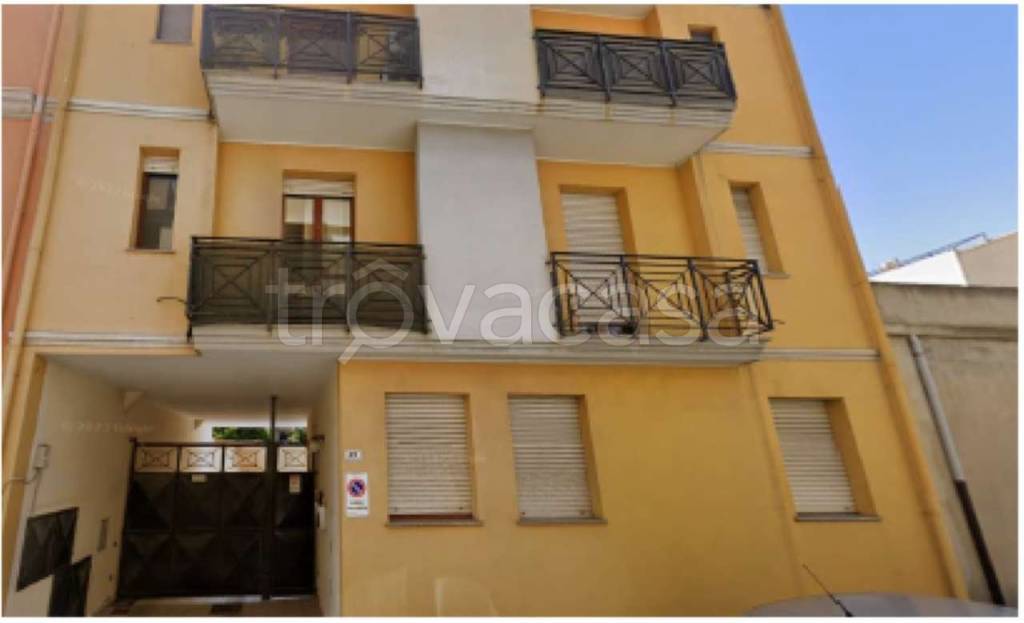 ufficio in vendita a Cagliari in zona Pirri