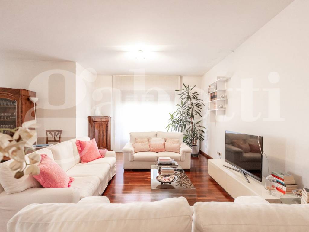 appartamento in vendita a Cagliari in zona Stampace/Punici