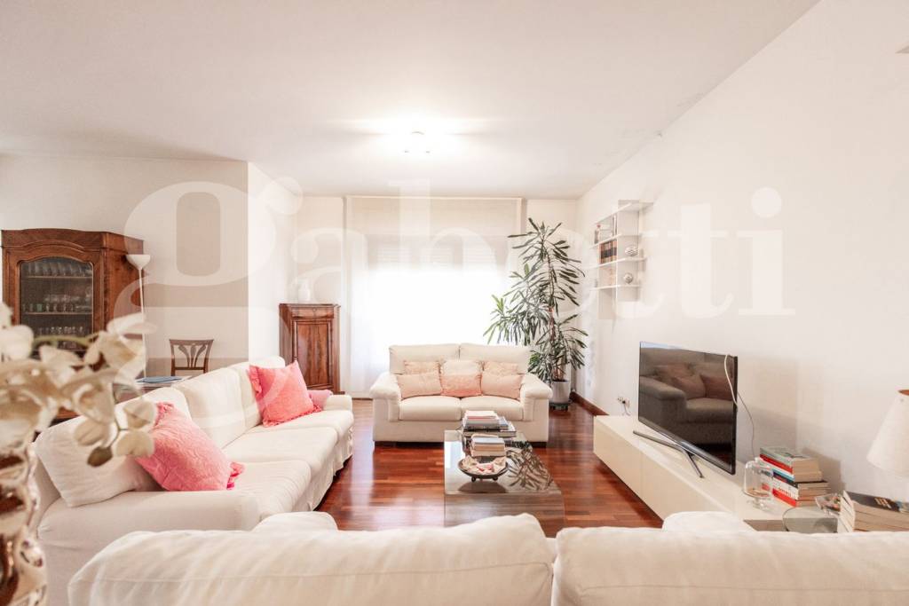 appartamento in vendita a Cagliari in zona Tuvixeddu/Tuvumannu