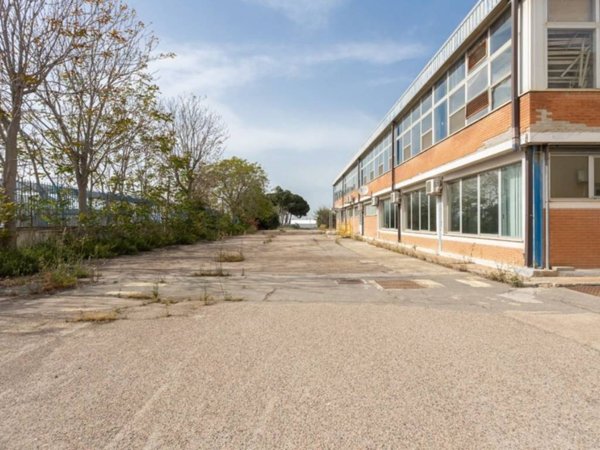 ufficio in vendita a Cagliari in zona Sant'Avendrace