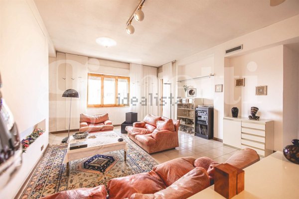 appartamento in vendita a Cagliari in zona Tuvixeddu/Tuvumannu