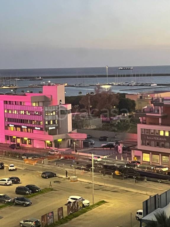 appartamento in vendita a Cagliari in zona Bonaria