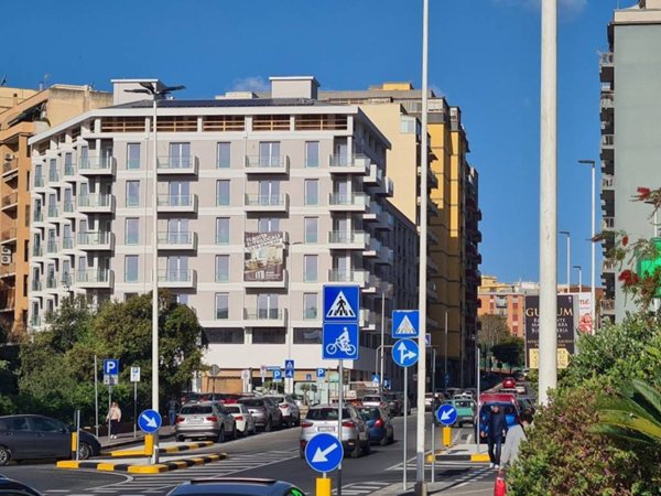 ufficio in vendita a Cagliari in zona Genneruxi