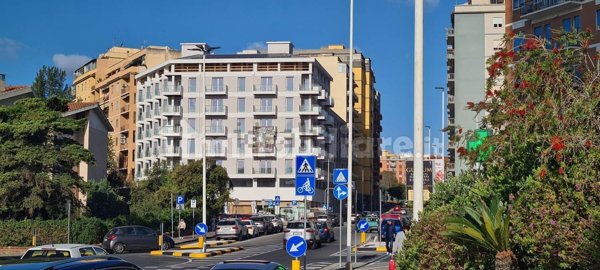 ufficio in vendita a Cagliari in zona Fonsarda / zona Giudici
