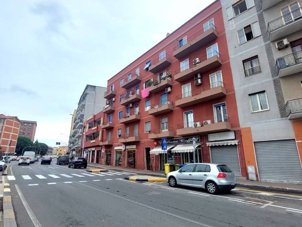 negozio in vendita a Cagliari in zona Is Mirrionis/San Michele