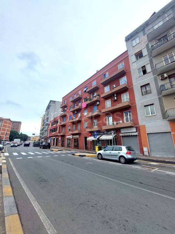 negozio in vendita a Cagliari in zona Is Mirrionis/San Michele