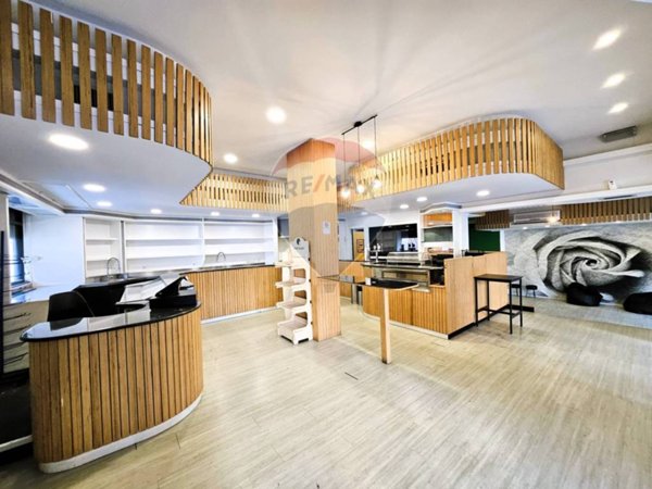 negozio in vendita a Cagliari in zona Fonsarda / zona Giudici