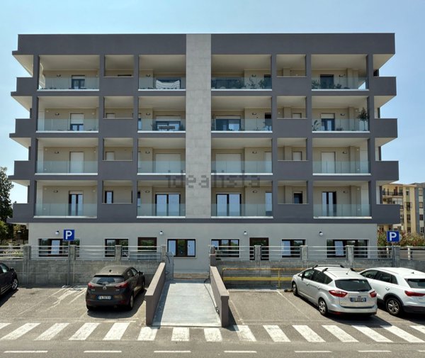 locale commerciale in vendita a Cagliari in zona Monte Mixi