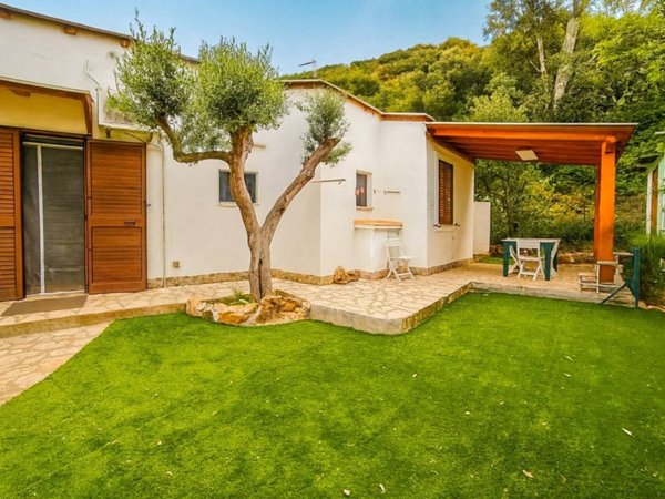 casa indipendente in vendita a Cagliari in zona Pirri