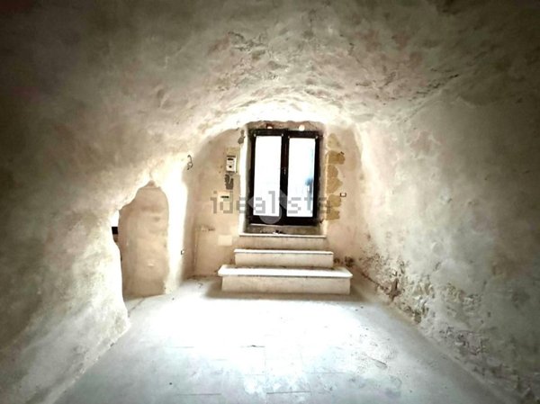 negozio in vendita a Cagliari in zona Castello