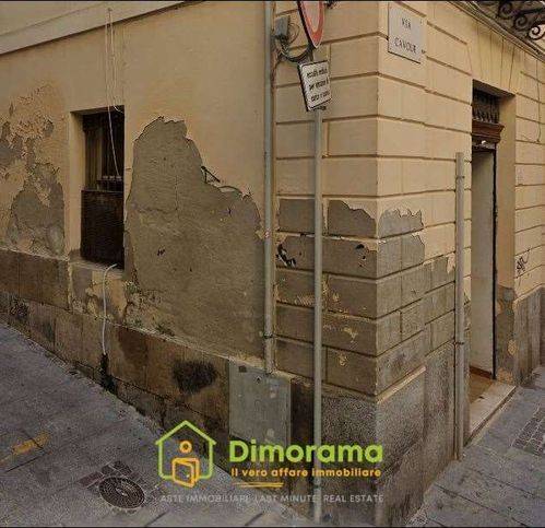 negozio in vendita a Cagliari in zona Marina