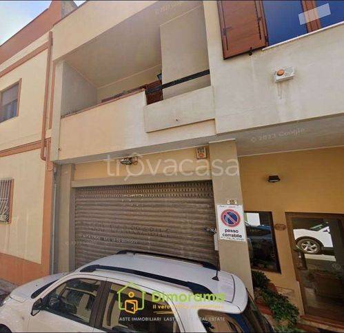 negozio in vendita a Cagliari in zona Pirri