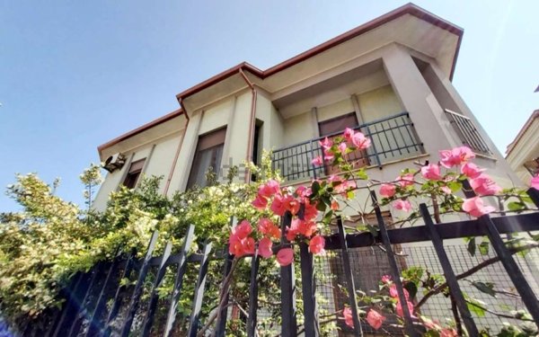 casa indipendente in vendita a Cagliari in zona Pirri