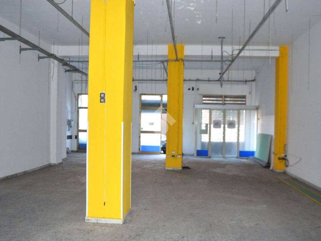 negozio in vendita a Cagliari in zona Stampace/Punici