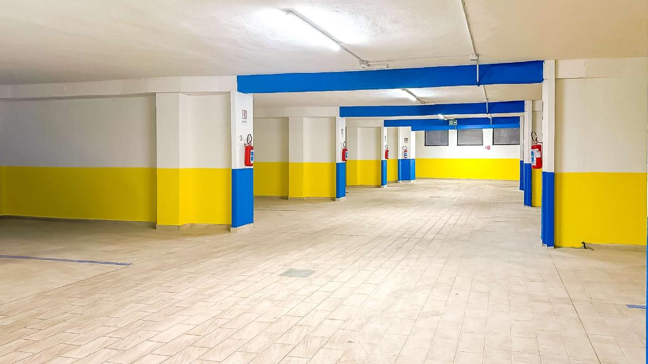 negozio in vendita a Cagliari in zona Monte Urpinu