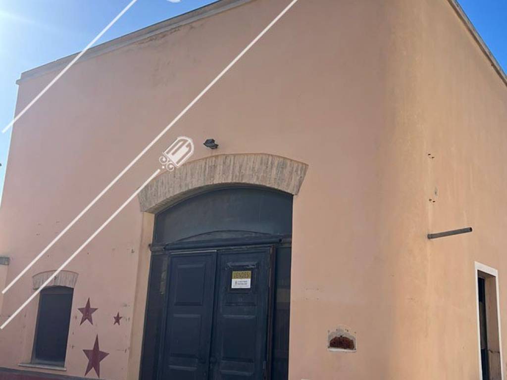 negozio in vendita a Cagliari in zona Sant'Avendrace