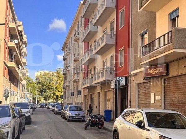negozio in vendita a Cagliari in zona Tribunale