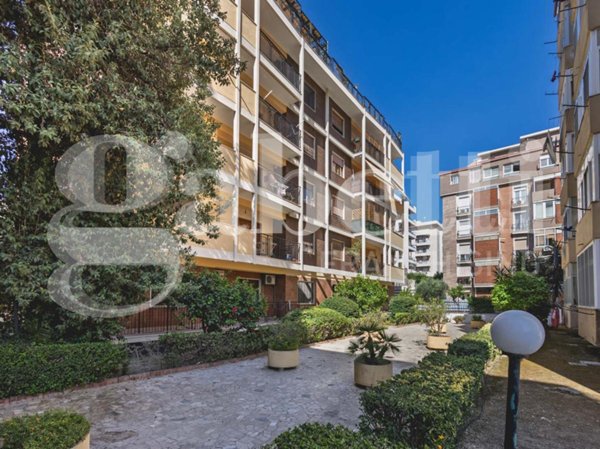 appartamento in vendita a Cagliari in zona Bonaria