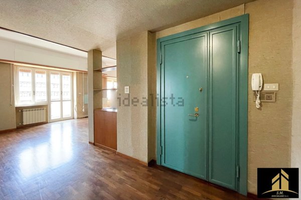 appartamento in vendita a Cagliari in zona Bonaria