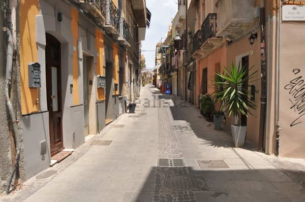 appartamento in vendita a Cagliari in zona Villanova